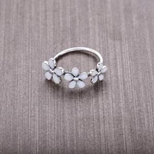 PANDORA Triple White Daisy Flower Ring