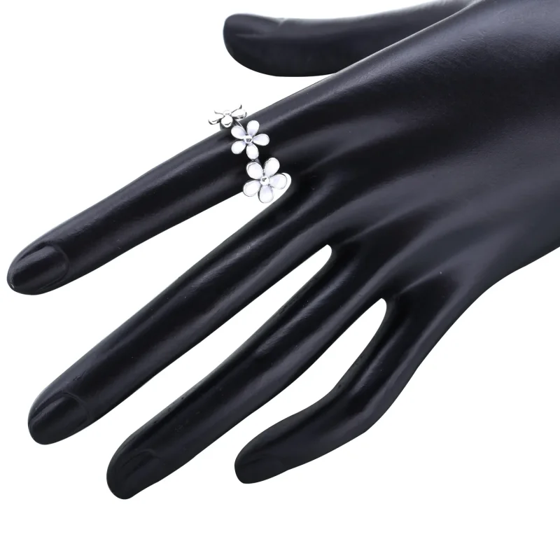 (zdjęcie do) PANDORA Triple White Daisy Flower Ring - Wyświetl 3