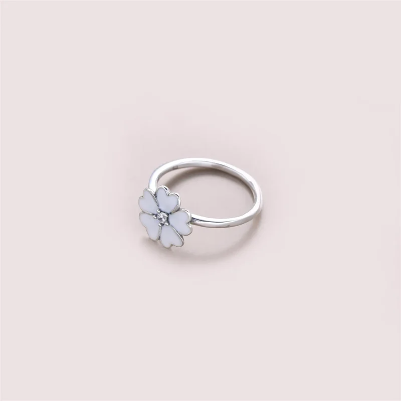 (zdjęcie do) PANDORA White Primrose Ring - Wyświetl 3