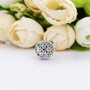 Charms Ażurowy kwiat, Srebro 0,925 – PANDORA PL