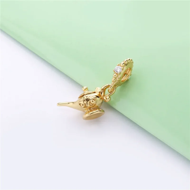 (zdjęcie do) Zawieszka PANDORA Disney, Magiczna lampa 768038CZ - Wyświetl 2
