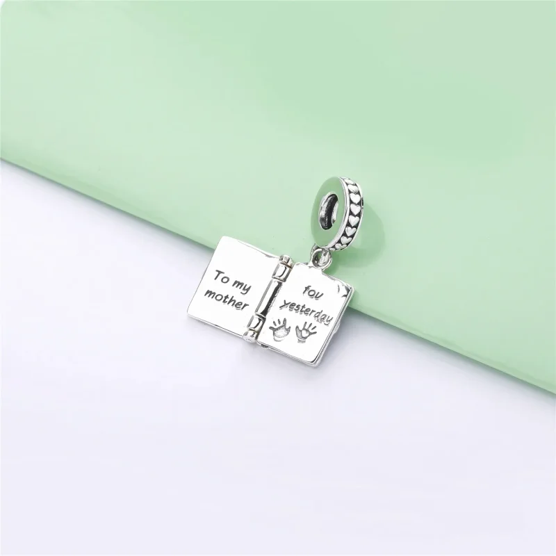 (zdjęcie do) Zawieszka PANDORA Rodzinna księga 798105 - Wyświetl 3