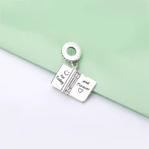 Zawieszka PANDORA Rodzinna księga 798105