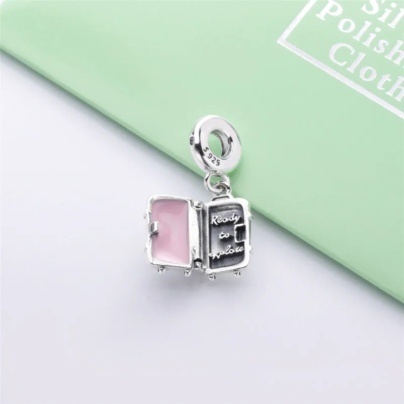 (zdjęcie do) Zawieszka PANDORA Walizka 797887EN160 - Wyświetl 3