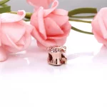 Charms PANDORA Błyszczący liść Pavé 788322NPMMX