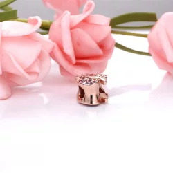 Charms PANDORA Błyszczący liść Pavé 788322NPMMX