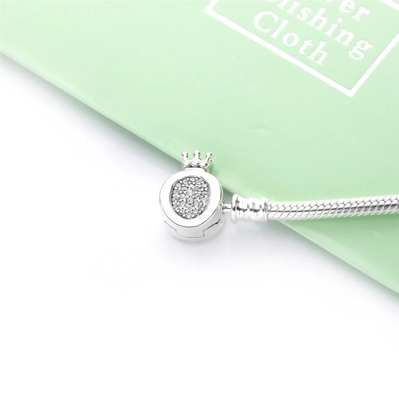 (zdjęcie do) Srebrna bransoletka PANDORA o splocie wężykowym z monogramem 598286CZ - Wyświetl 4