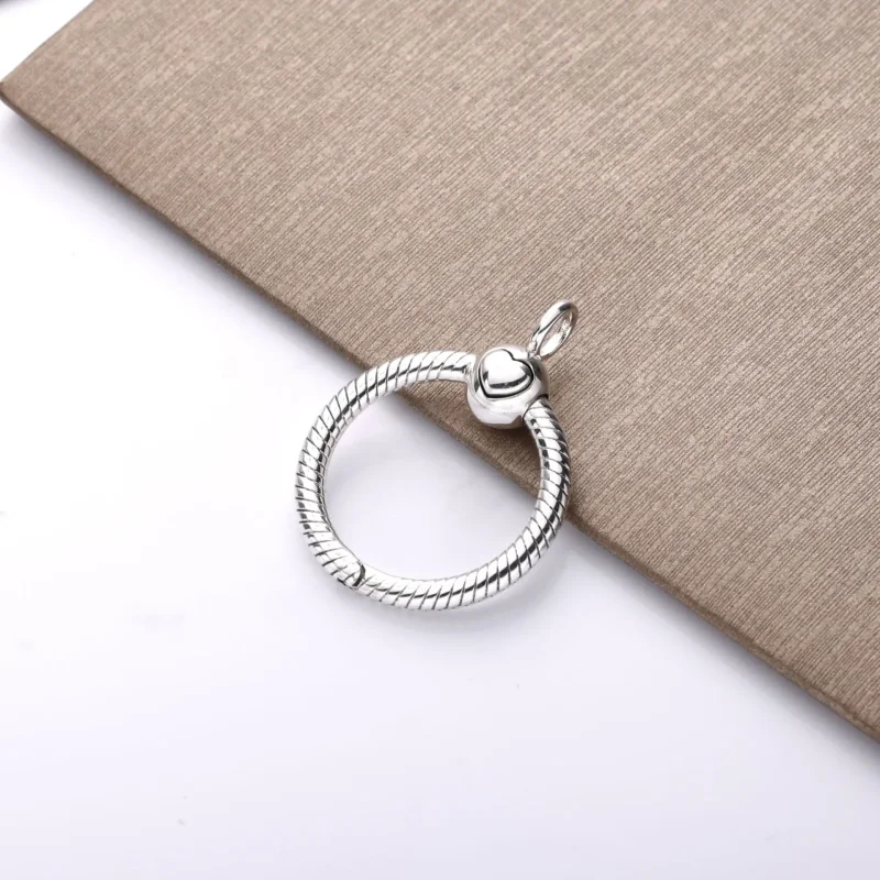 (zdjęcie do) Srebrna zawieszka Pandora O mała 398296 - Wyświetl 2