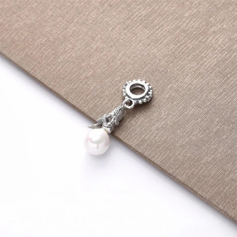 (zdjęcie do) Zawieszka PANDORA Disney Perłowa Arielka 798232CZ - Wyświetl 3