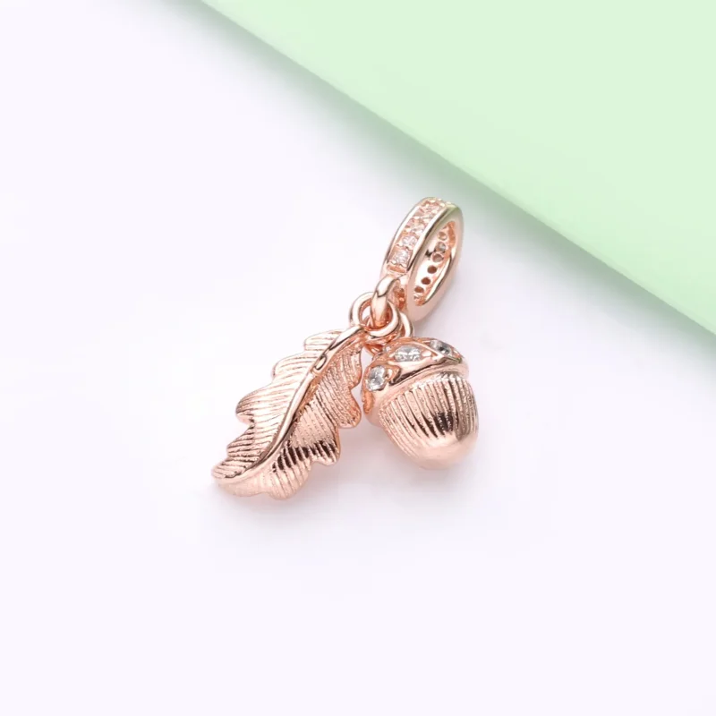 (zdjęcie do) Zawieszka PANDORA Żołądź i liść 788248CZ - Wyświetl 2