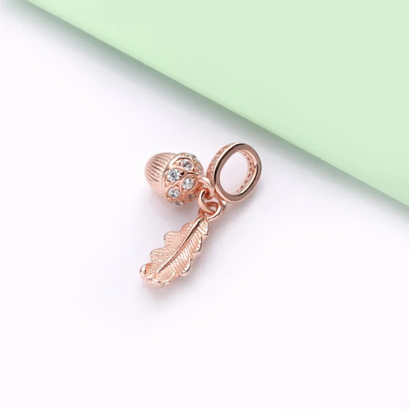 (zdjęcie do) Zawieszka PANDORA Żołądź i liść 788248CZ - Wyświetl 4
