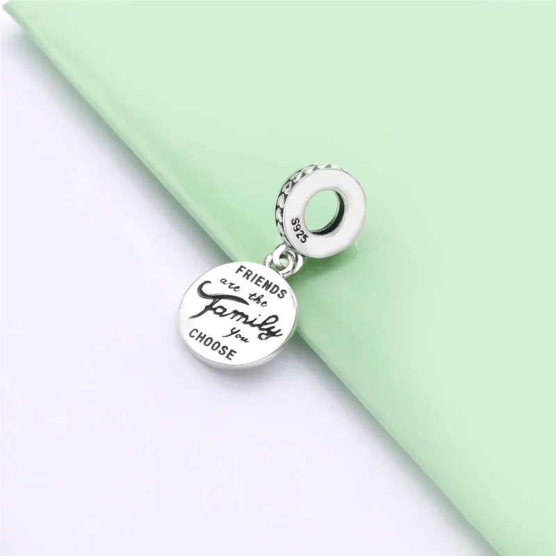 (zdjęcie do) Zawieszka PANDORA Przyjaciele są rodziną 798124EN16 - Wyświetl 2