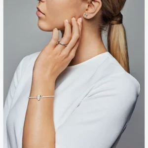 Charms PANDORA ze świątecznym pingwinem 798477C00