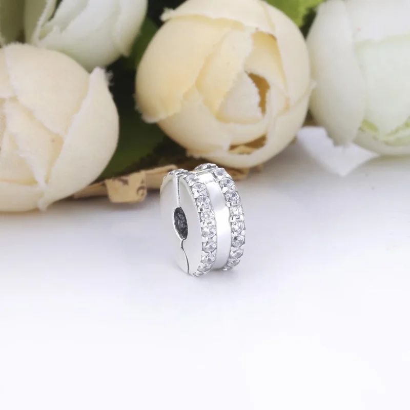 (zdjęcie do) Klips PANDORA pavé z dwoma pasmami cyrkonii 798422C01 - Wyświetl 2