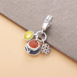 Charm PANDORA Tarta jajeczna, mleczna herbata i bułka ananasowa 798355ENMX