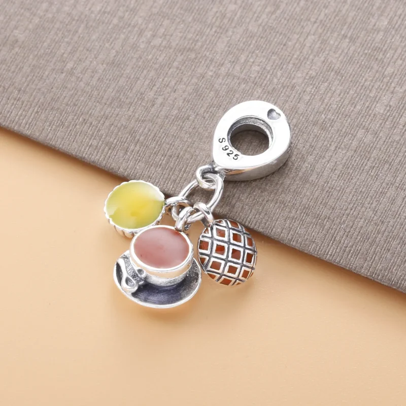 (zdjęcie do) Charm PANDORA Tarta jajeczna, mleczna herbata i bułka ananasowa 798355ENMX - Wyświetl 3