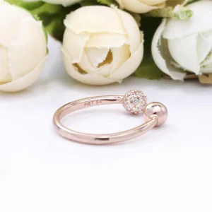 Otwarty pierścionek PANDORA z lśniącymi kamieniami 188316CZ