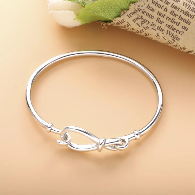 (zdjęcie do) Bransoletka bangle Pandora z węzłem nieskończoności 598893C00 - Wyświetl 2