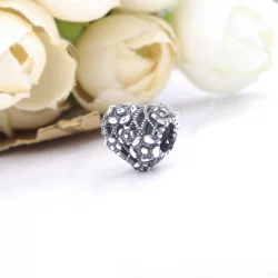 Charms Pandora Ażurowe matczyne serce z kwiatów 798892C00