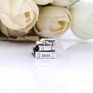 Charms Pandora Książka na ukończenie studiów 2020 798910C00