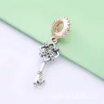 Disney Parks, Lśniący różowy zawieszka Pandora Klucz 788226CZ