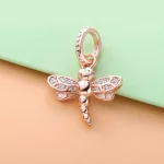 Pandora Zawieszka Lśniąca ważka 388803C01
