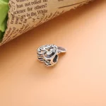 Charms azurowe serce z konikami morskimi