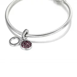 Lśniący charms z podwójną zawieszką Czerwony dysk - 799186C03