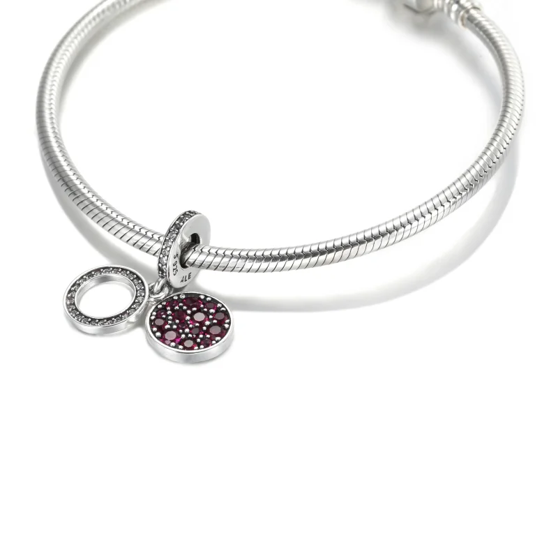 (zdjęcie do) Lśniący charms z podwójną zawieszką Czerwony dysk - 799186C03 - Wyświetl 5