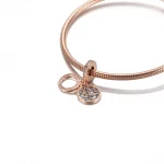 Lśniący charms z podwójną zawieszką Jasnoniebieski dysk - 789186C03
