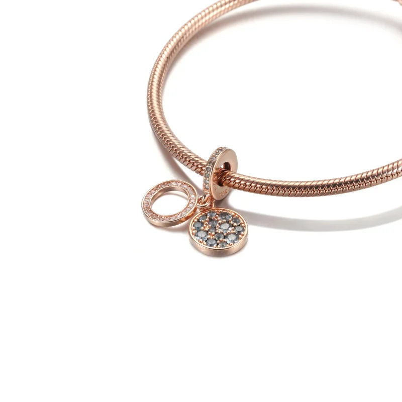 (zdjęcie do) Lśniący charms z podwójną zawieszką Jasnoniebieski dysk - 789186C03 - Wyświetl 5