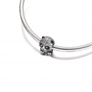 Charms PANDORA z lśniącą uroczą pandą - 790771C01
