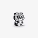 Charms PANDORA z lśniącą uroczą pandą - 790771C01