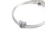 Lśniący charms z błękitnym motylem - 790761C01