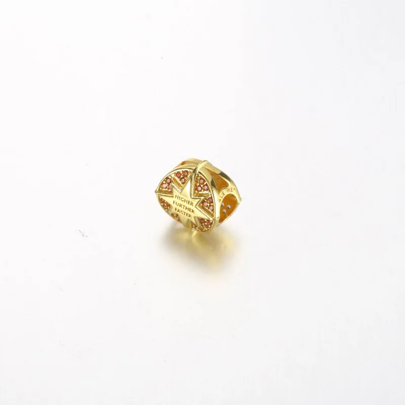 (zdjęcie do) Charm Pandora Marvel z oznaką Captain Marvel - 762744C01 - Wyświetl 2