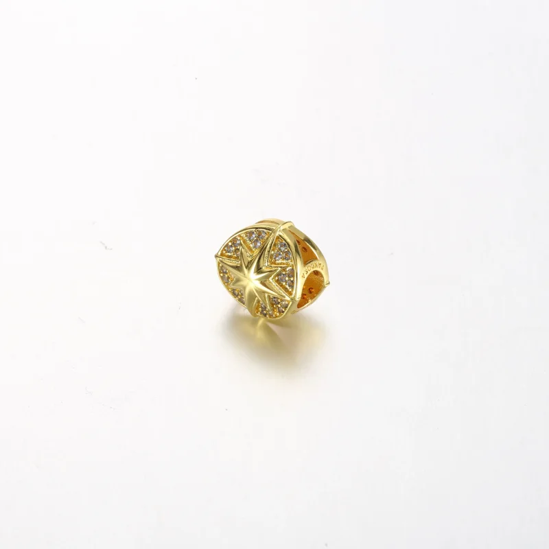 (zdjęcie do) Charm Pandora Marvel z oznaką Captain Marvel - 762744C01 - Wyświetl 3