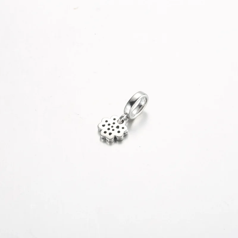 (zdjęcie do) Charm wiszący Pandora z czterolistną koniczynką - 792751C01 - Wyświetl 3