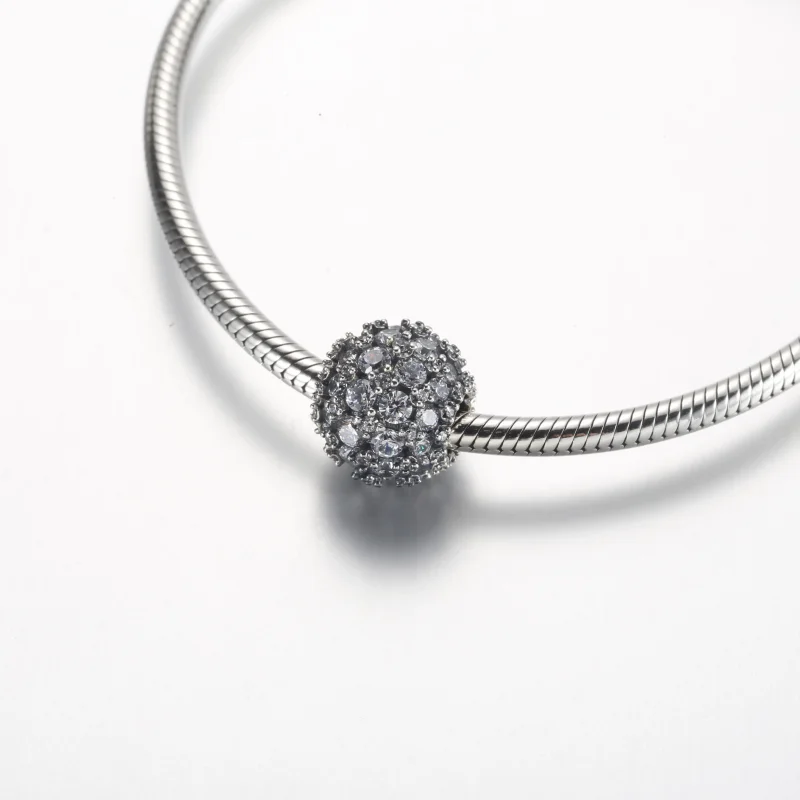(zdjęcie do) Pandora Błyszczący Przeszywany Charm W Kształcie Okręgu - 792630C01 - Wyświetl 5
