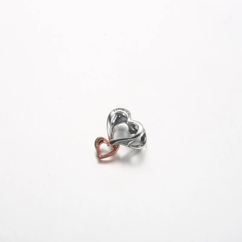 (zdjęcie do) Pandora Charm z dwoma kolorami i otwartym wzorem nieskończoności serca - 782642C - Wyświetl 2