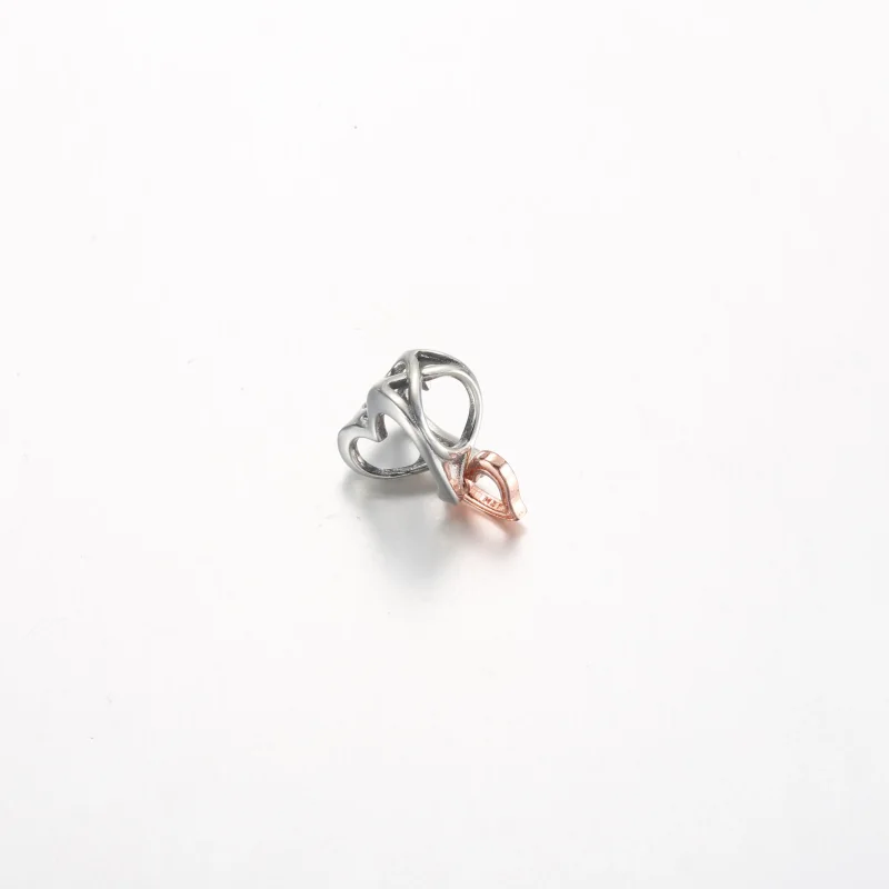 (zdjęcie do) Pandora Charm z dwoma kolorami i otwartym wzorem nieskończoności serca - 782642C - Wyświetl 3