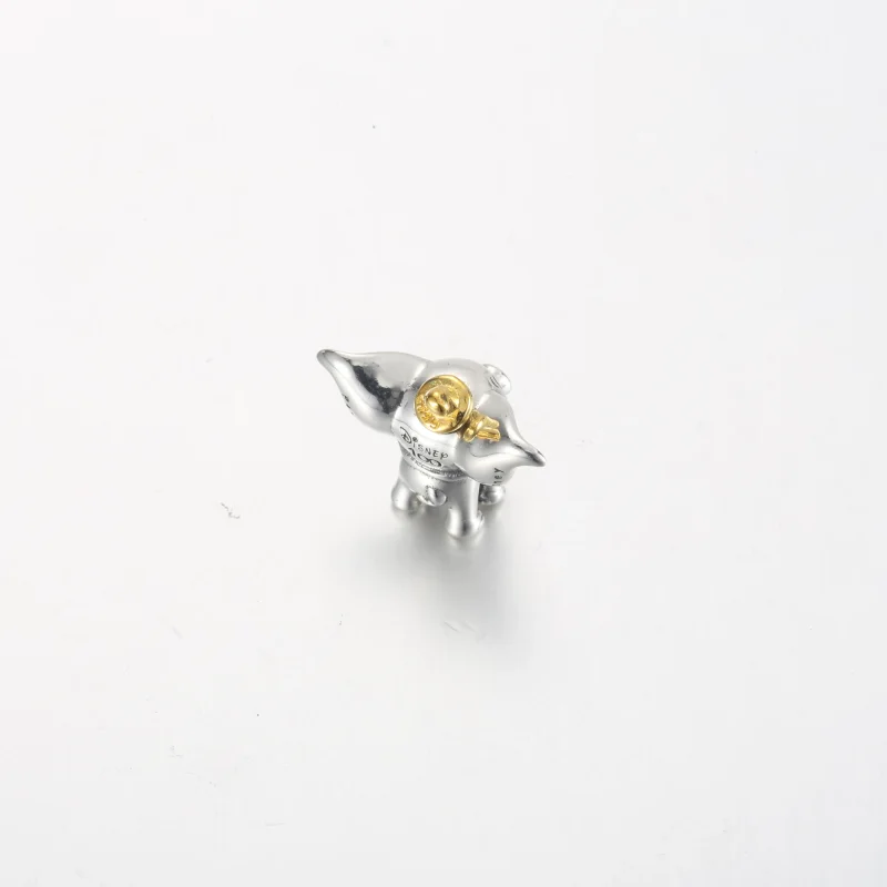 (zdjęcie do) Pandora Disney 100. rocznica Dumbo Charm - 792748C01 - Wyświetl 3
