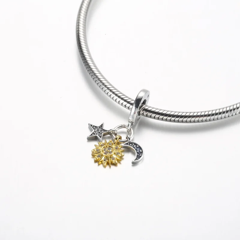 (zdjęcie do) Pandora Dwukolorowa Wisząca Przywieszka Celestial Triple Dangle - 762676C01 - Wyświetl 4