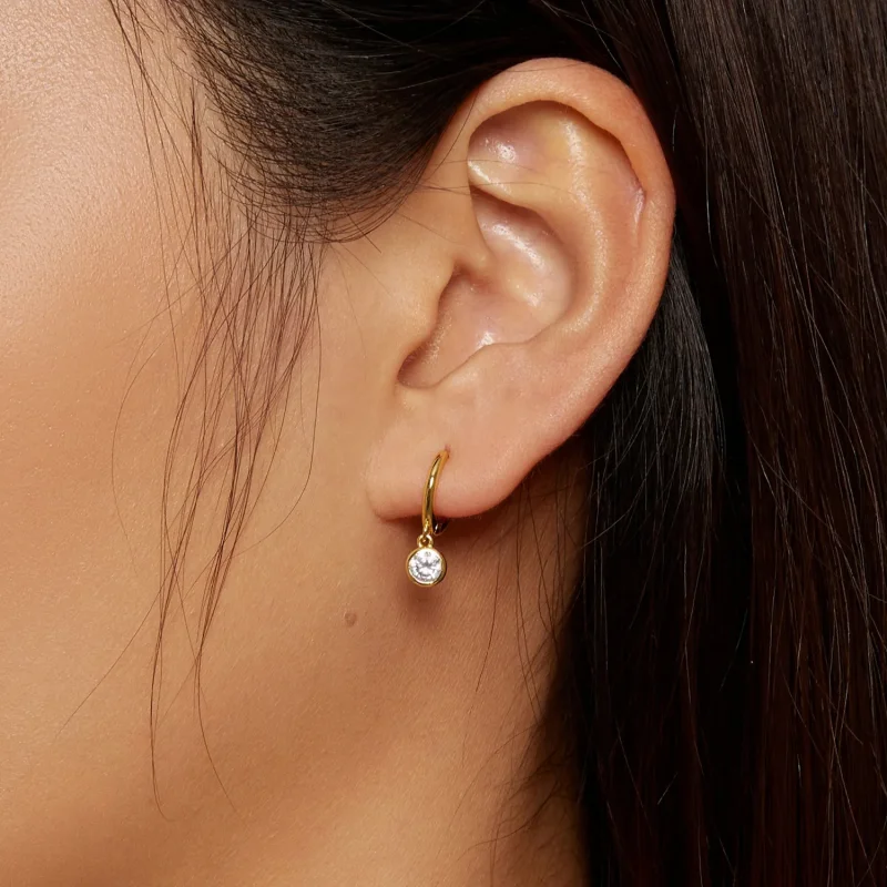 (zdjęcie do) Kolczyki Pandora Style Circle Zirconia Hoop - SCE830-B - Wyświetl 7