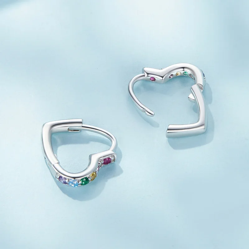 (zdjęcie do) Pandora Styl kolczyki w kształcie tęczowego serca na obręczy - SCE1626-CF - Wyświetl 4