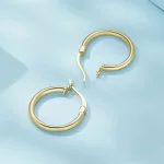 Pandora Styl Średnie kolczyki Hoop z gładkimi srebrnymi obręczami - SCE1608-MB