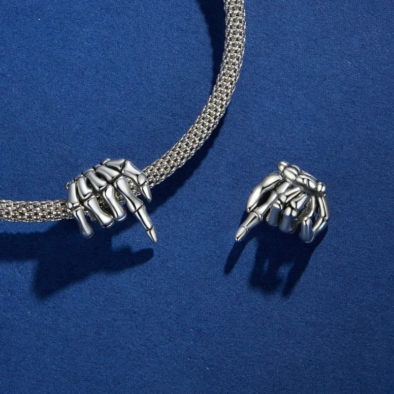 (zdjęcie do) Pandora Styl Srebrny Charm Z Przykrywką W Kształcie Szkieletowej Dłoni - BSC909 - Wyświetl 4