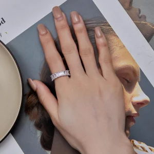 Pandora Style Błyszczący Pierścień Z Zirkonem - BSR409
