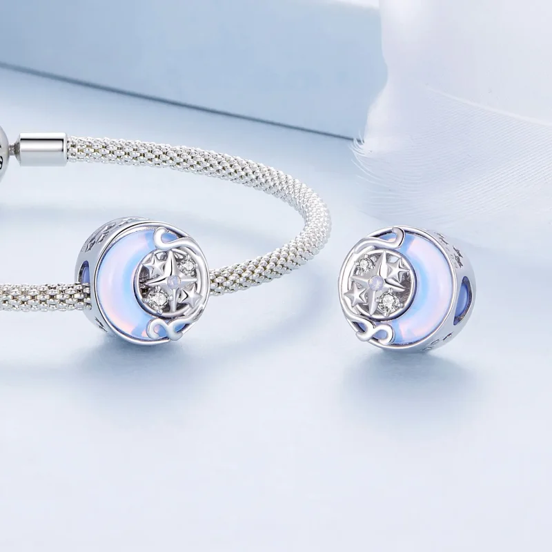 (zdjęcie do) Pandora Style Charm w kształcie Księżyca z Gwiazdą - BSC927 - Wyświetl 4