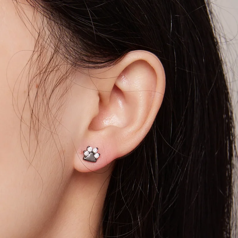 (zdjęcie do) Pandora Style Czarne Kolczyki z Motywem Psich Łapek - SCE1575 - Wyświetl 4