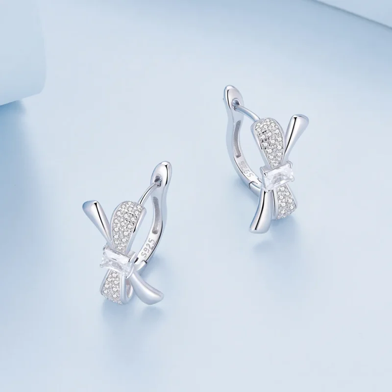 (zdjęcie do) Pandora Style Kolczyki Hoop z Kokardą - BSE810 - Wyświetl 3
